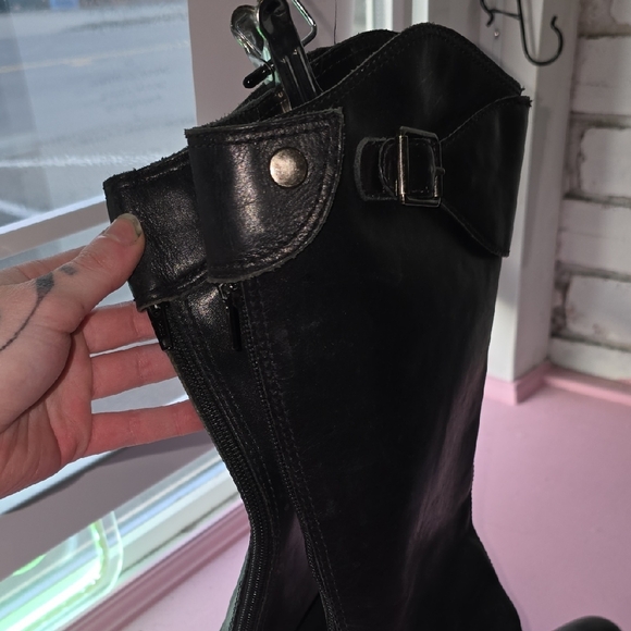 Black Knee-High Leather Boots with adjustable buckle strap - Picture 4 of 5